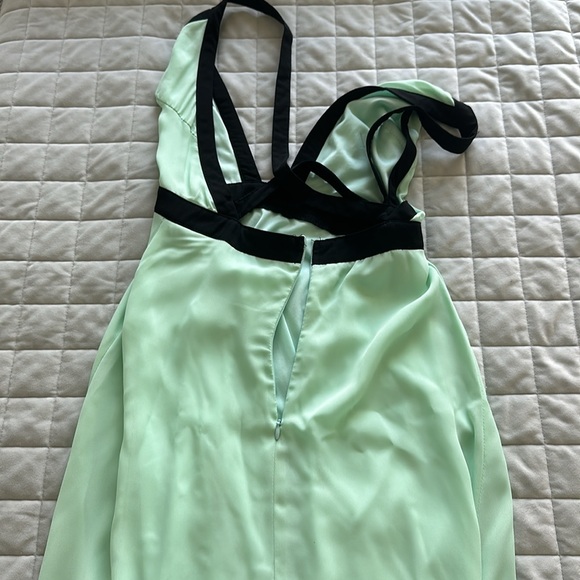 Missguided Green Gown - Picture 7 of 8